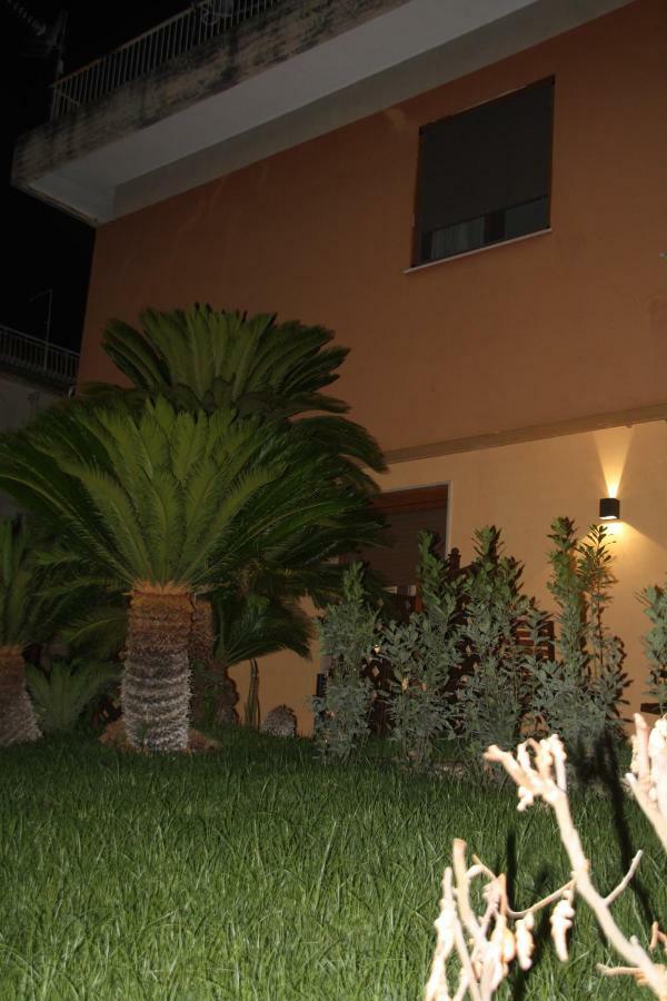 Villa Maria Мета Екстериор снимка